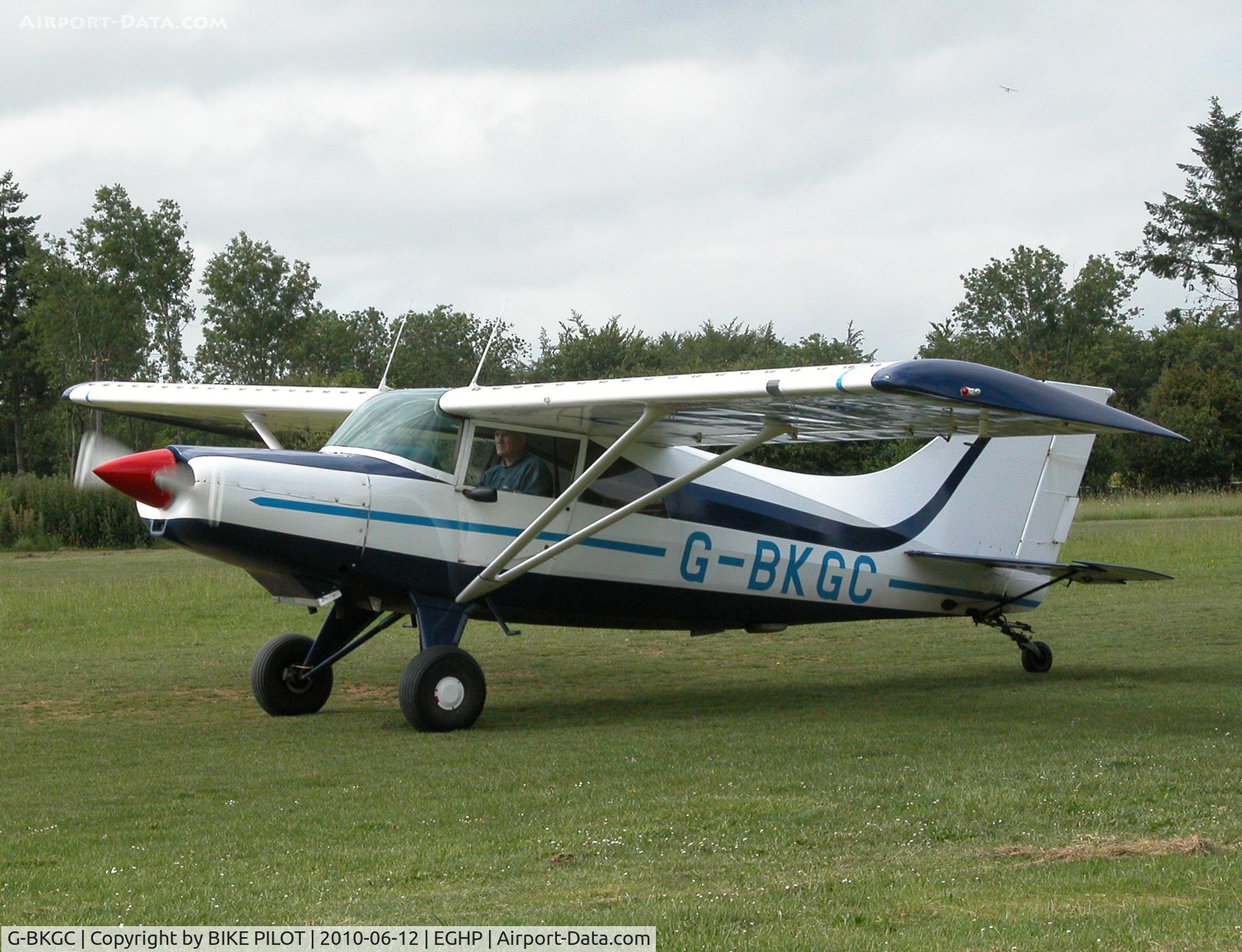 G-BKGC, 1982 Maule M-6-235 Super Rocket C/N 7413C, THIS IS THE ONLY MAULE GLIDER TUG IN THE UK