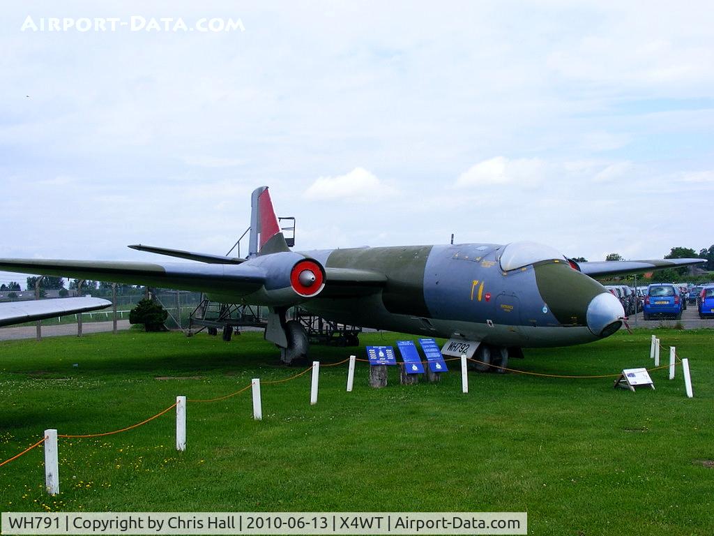WH791, 1954 English Electric Canberra PR.7 C/N Not found WH791, True ID is WH791, It was repainted to depict WH792 of 31 Sqn.