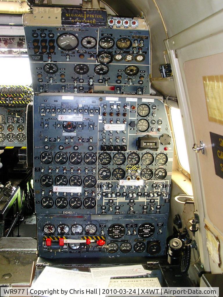 WR977, Avro 716 Shackleton MR.3 C/N Not found WR977, Flight engineers position