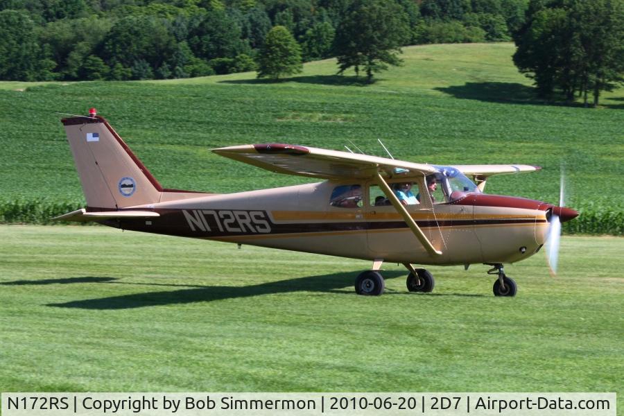 N172RS, 1961 Cessna 172C C/N 17248893, Arriving at the Father's Day breakfast fly-in, Beach City, Ohio.
