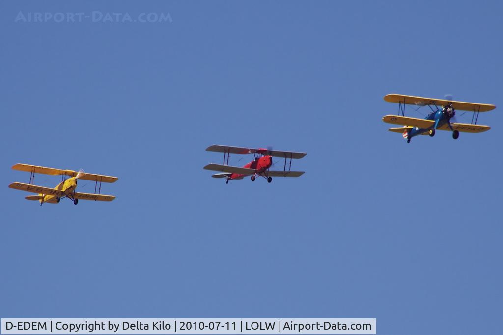 D-EDEM, De Havilland DH-82A Tiger Moth II C/N 86403, 100 years Airfield Wels-D-EDEM-D-EFTX-D-EHHT