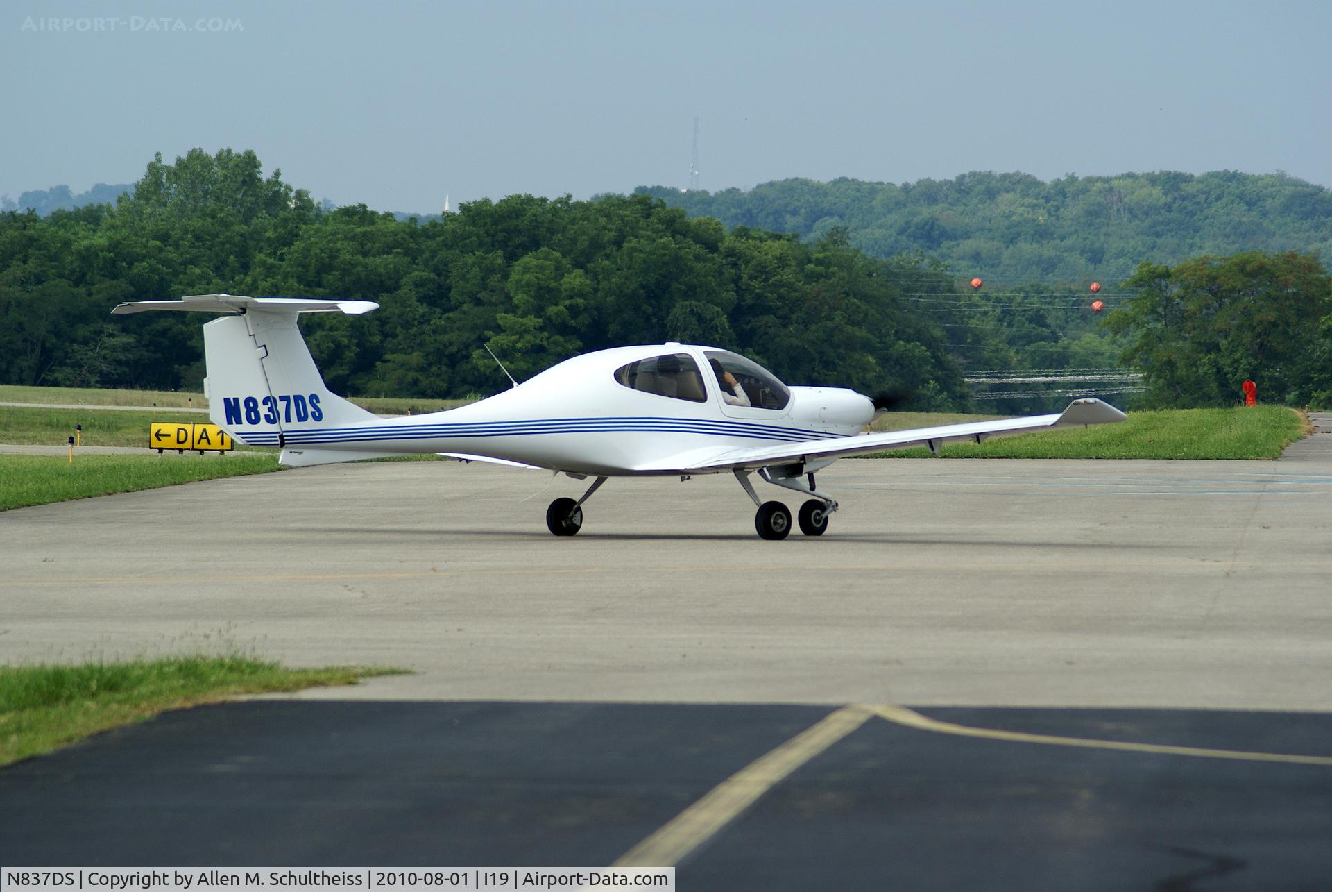 N837DS, 2004 Diamond DA-40 Diamond Star C/N 40.437, 2004 Diamond Aircraft Ind Inc DA 40