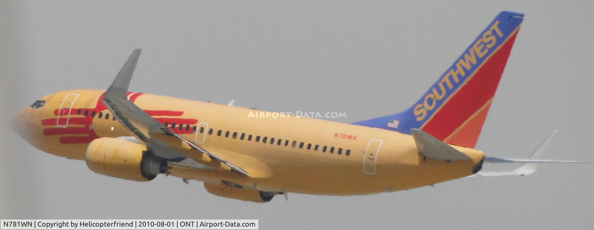 N781WN, 2000 Boeing 737-7H4 C/N 30601, Southwest's New Mexico westbound from runway 26R