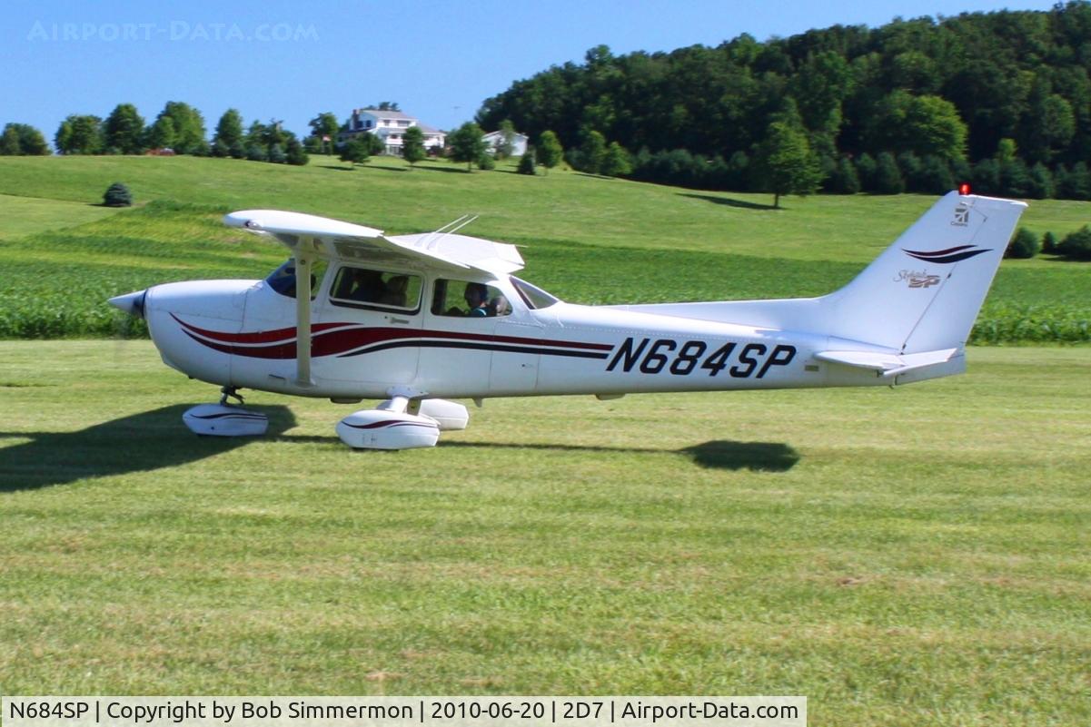 N684SP, 1999 Cessna 172S C/N 172S8095, Arriving at the Father's Day breakfast fly-in, Beach City, Ohio.