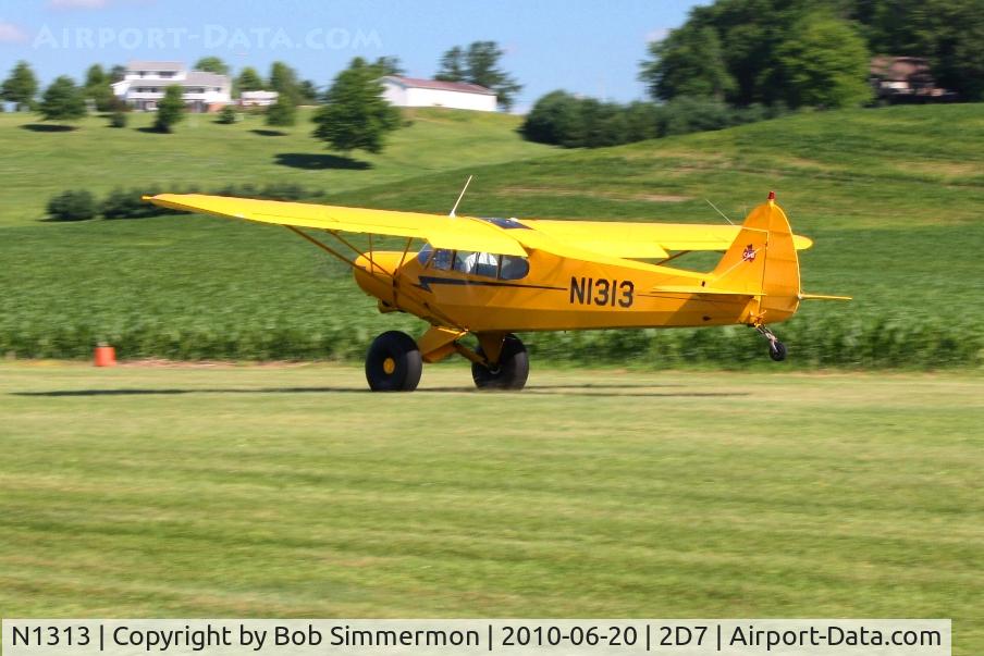 N1313, 1989 Piper PA-18-150 Super Cub C/N 1809013, Arriving at the Father's Day breakfast fly-in, Beach City, Ohio.