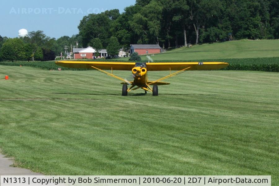N1313, 1989 Piper PA-18-150 Super Cub C/N 1809013, Arriving at the Father's Day breakfast fly-in, Beach City, Ohio.