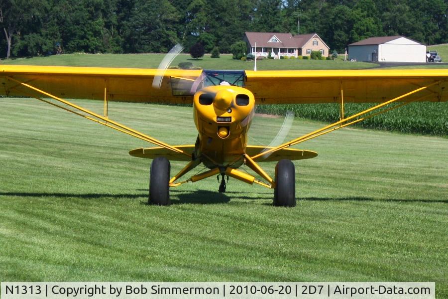 N1313, 1989 Piper PA-18-150 Super Cub C/N 1809013, Arriving at the Father's Day breakfast fly-in, Beach City, Ohio.