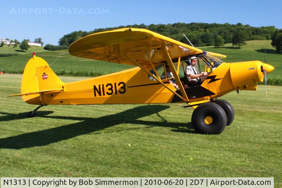 N1313, 1989 Piper PA-18-150 Super Cub C/N 1809013, Arriving at the Father's Day breakfast fly-in, Beach City, Ohio.