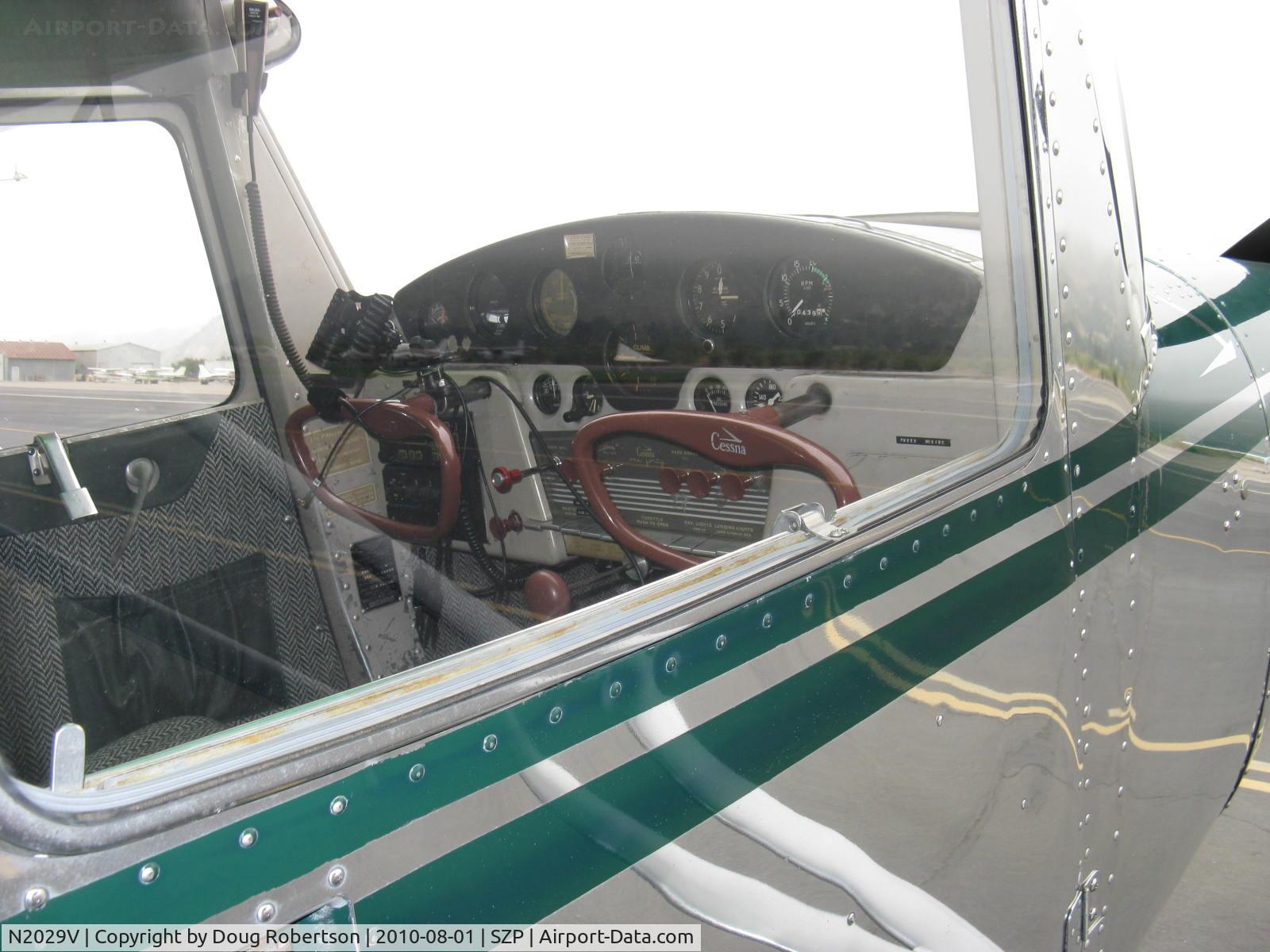 N2029V, 1947 Cessna 140 C/N 14242, 1947 Cessna 140, Continental C85 85 Hp, panel