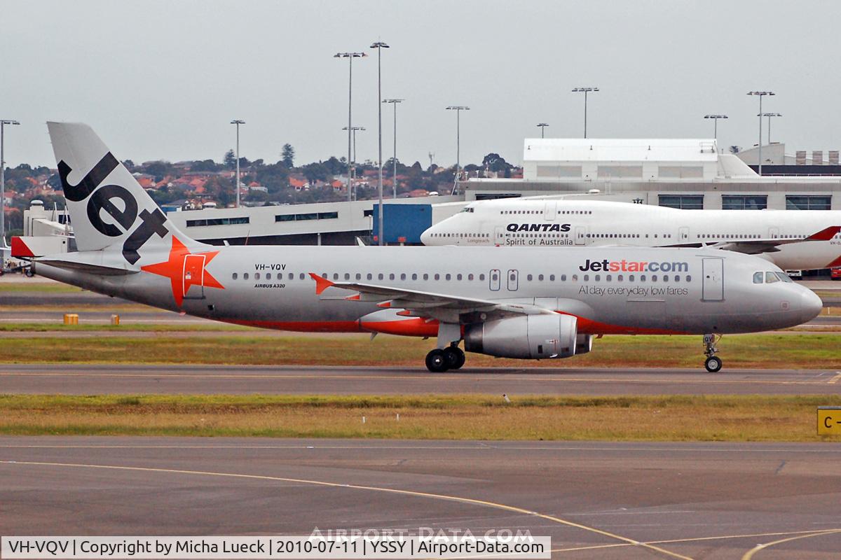 VH-VQV, 2004 Airbus A320-232 C/N 2338, At SYdney