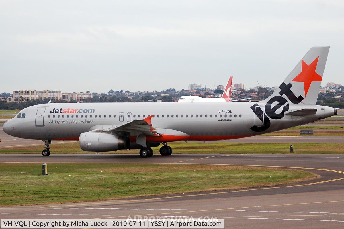 VH-VQL, 2006 Airbus A320-232 C/N 2642, At Sydney