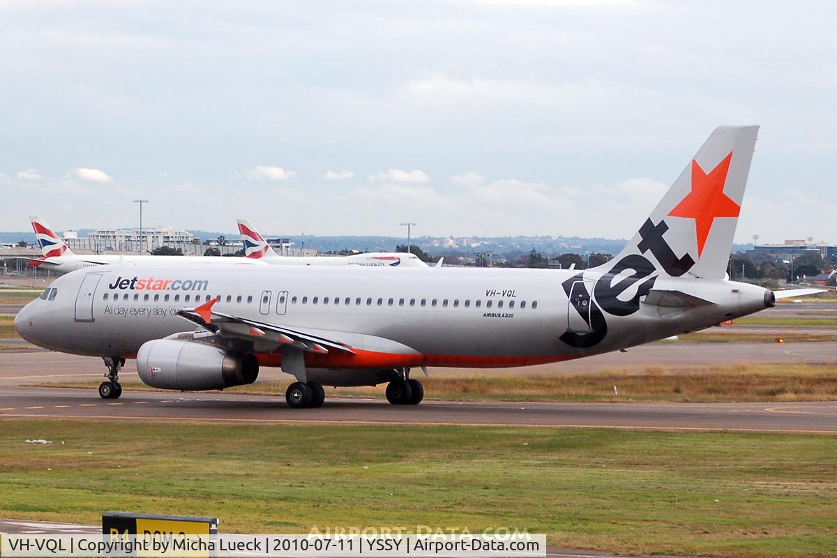 VH-VQL, 2006 Airbus A320-232 C/N 2642, At Sydney