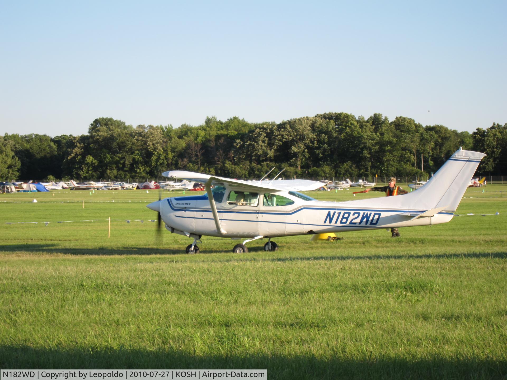 N182WD, 1979 Cessna TR182 Turbo Skylane RG C/N R18200848, oshkosh,wi
EAA Airventure 2010