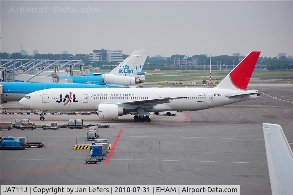 JA711J, 2005 Boeing 777-246/ER C/N 33396, Japan Airlines