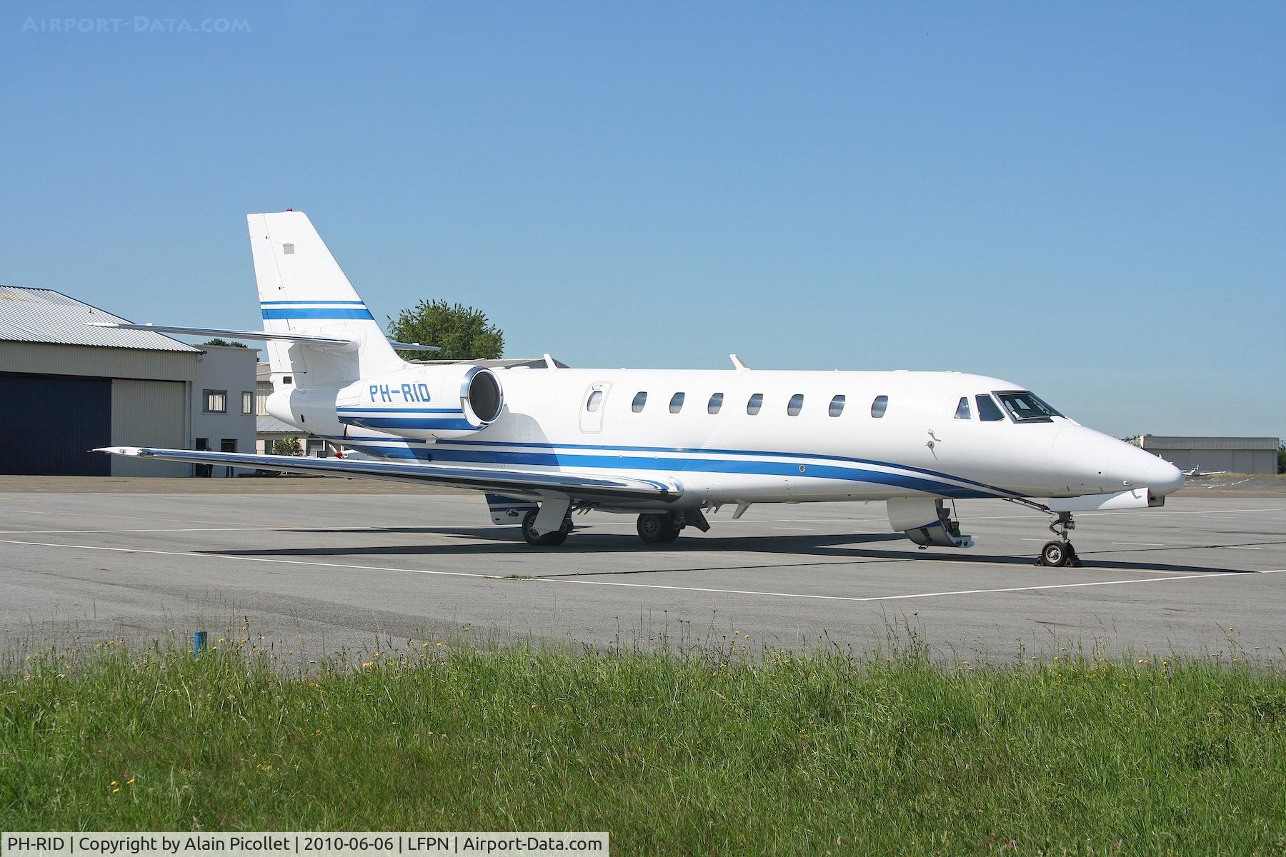 PH-RID, 2008 Cessna 680 Citation Sovereign C/N 680-0212, Static at parking