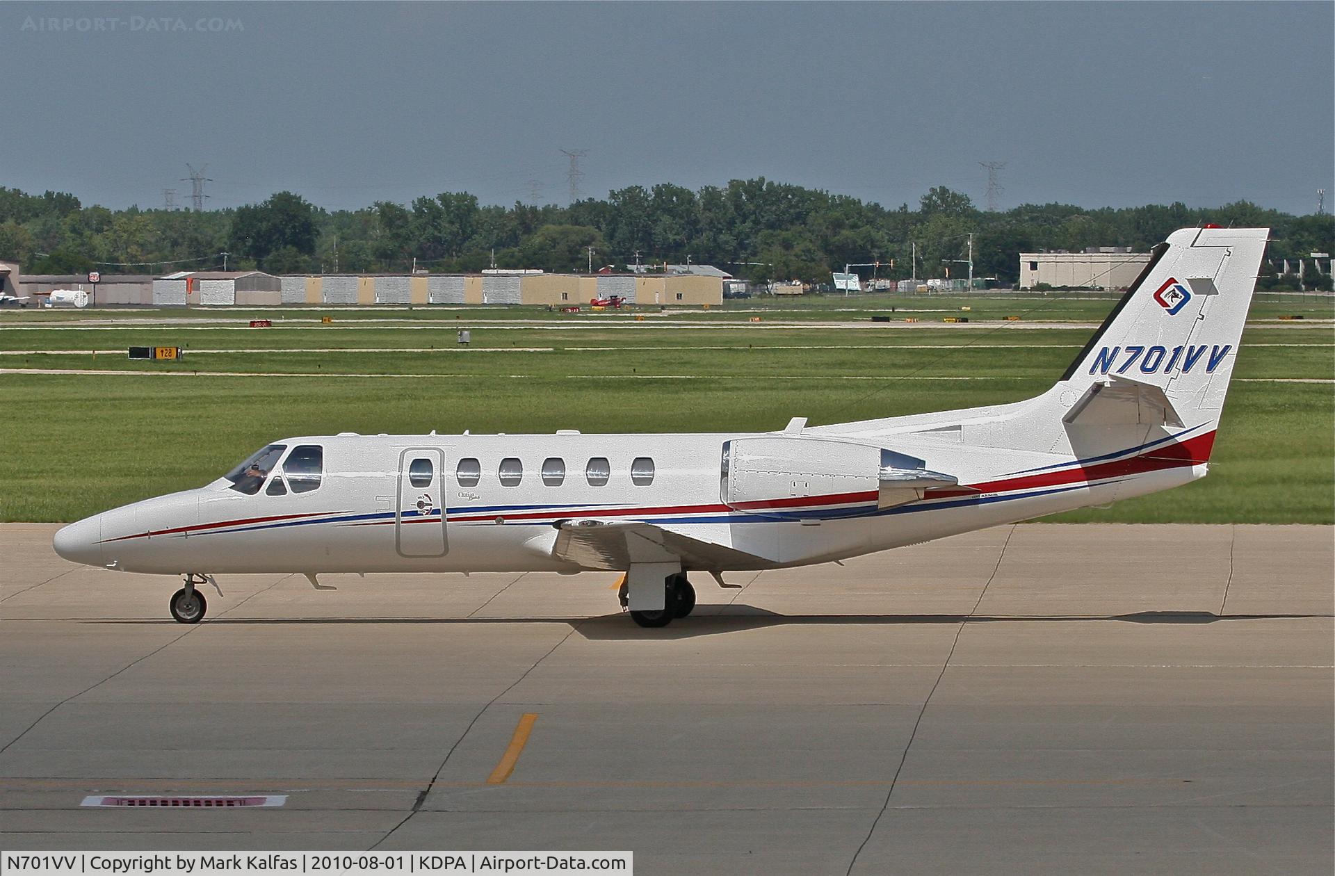 N701VV, 2002 Cessna 550 Citation Bravo C/N 550-1033, TFH AVIATION LLC Cessna 550 Citation Bravo, N701VV taxiing to the hangar KDPA.