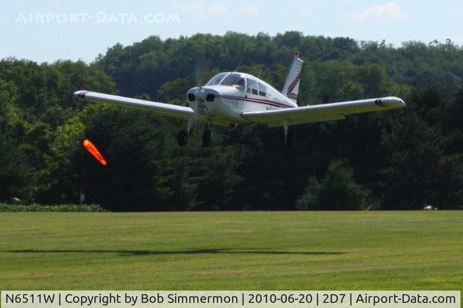 N6511W, 1964 Piper PA-28-140 C/N 28-20589, Arriving at Beach City, Ohio during the Father's Day fly-in.