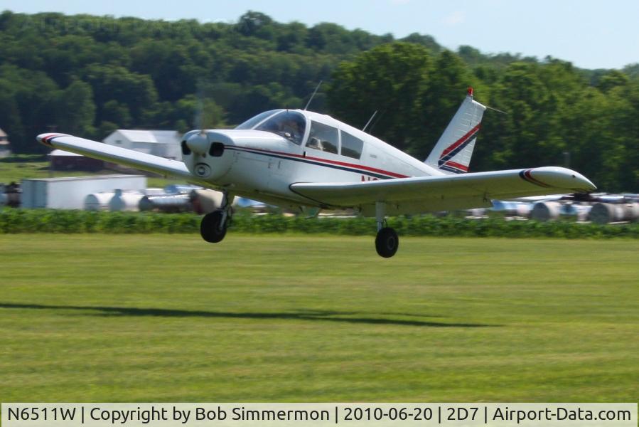 N6511W, 1964 Piper PA-28-140 C/N 28-20589, Arriving at Beach City, Ohio during the Father's Day fly-in.
