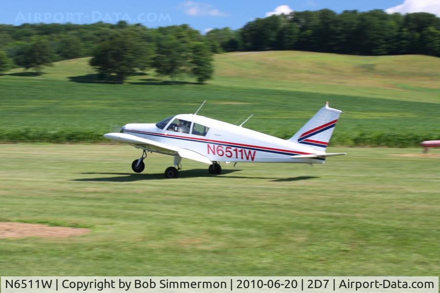 N6511W, 1964 Piper PA-28-140 C/N 28-20589, Arriving at Beach City, Ohio during the Father's Day fly-in.