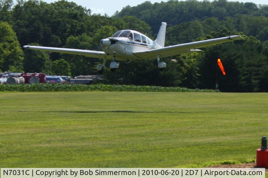 N7031C, 1975 Piper PA-28-181 C/N 28-7690051, Arriving at Beach City, Ohio during the Father's Day fly-in.