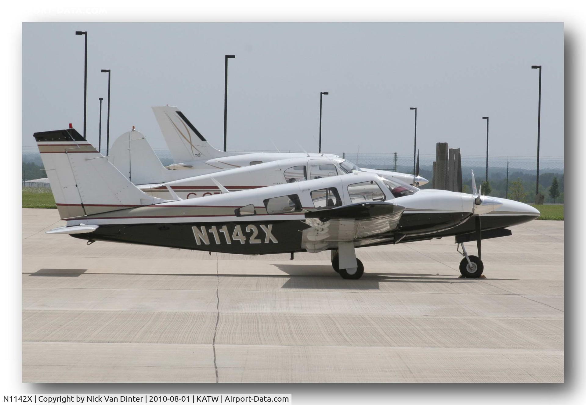 N1142X, 1975 Piper PA-34-200T C/N 34-7570221, Sure KATW is nice ... I still want to go to Oshkosh!
