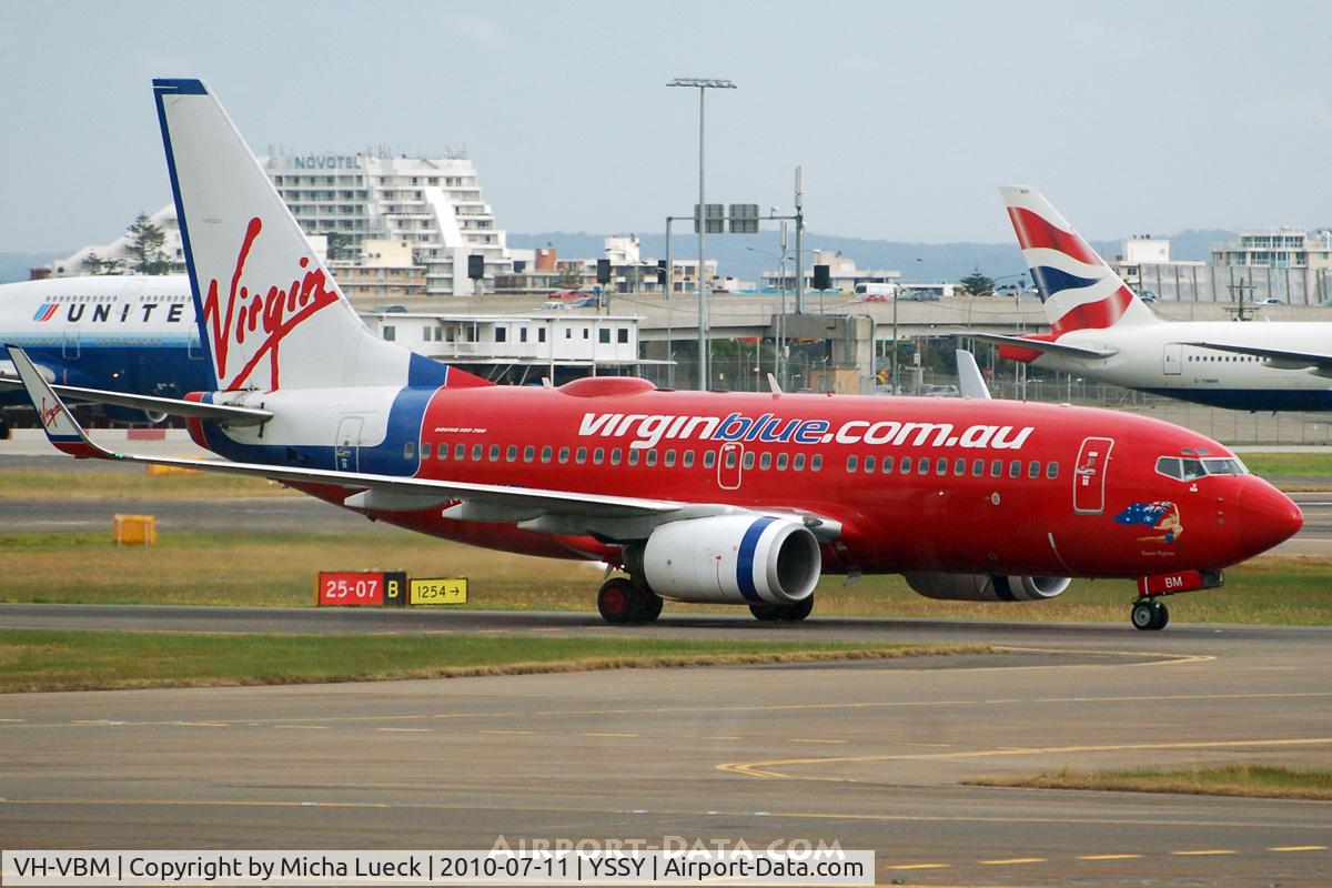 VH-VBM, 2002 Boeing 737-76N C/N 32734, At Sydney