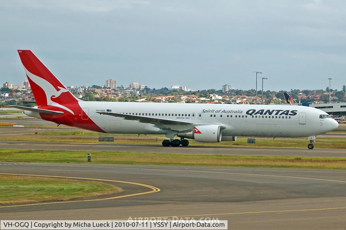 VH-OGQ, 1996 Boeing 767-338 C/N 28154, At Sydney