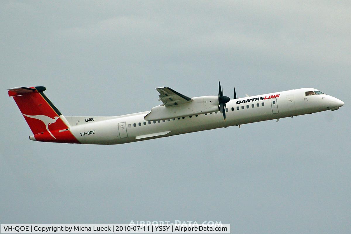 VH-QOE, 2006 De Havilland Canada DHC-8-402Q Dash 8 C/N 4125, At Sydney
