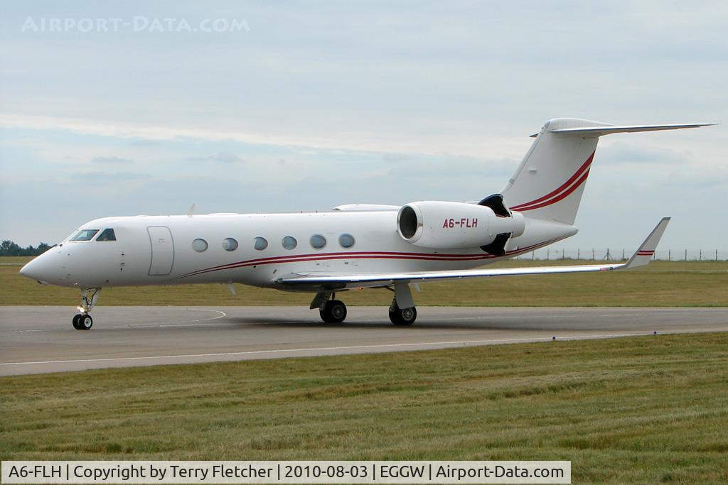 A6-FLH, 2009 Gulfstream Aerospace GIV-X (G450) C/N 4155, Gulfstream 450 taxies in at Luton