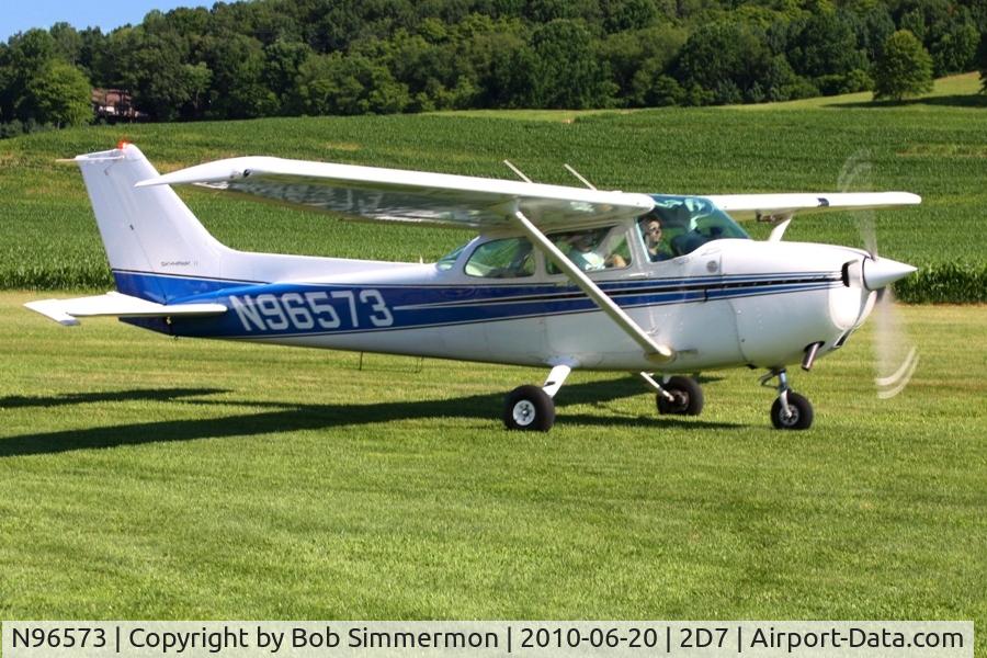 N96573, 1984 Cessna 172P C/N 17276088, Arriving at Beach City, Ohio during the Father's Day fly-in.