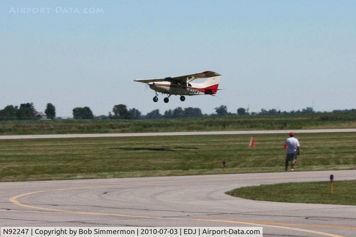 N92247, Maule MXT-7-180 Star Rocket C/N 14022C, Making a pass to hook a banner during the Bellefontaine air show.