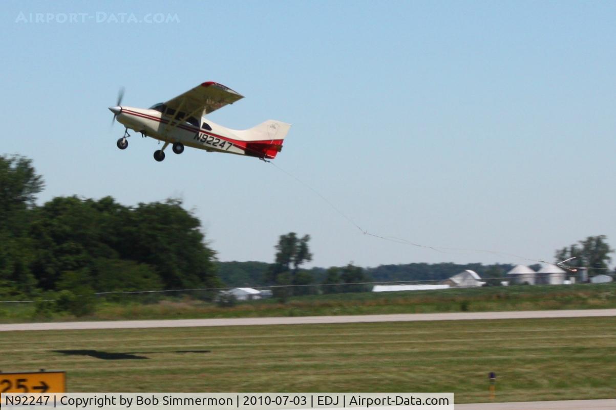 N92247, Maule MXT-7-180 Star Rocket C/N 14022C, Making a pass to hook a banner during the Bellefontaine air show.