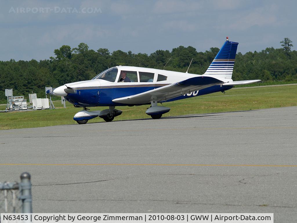 N63453, 1975 Cessna 150M C/N 15077326, Taxi to maintainance hanger after un-succesful engine run-up test @ Goldsboro-Wayne