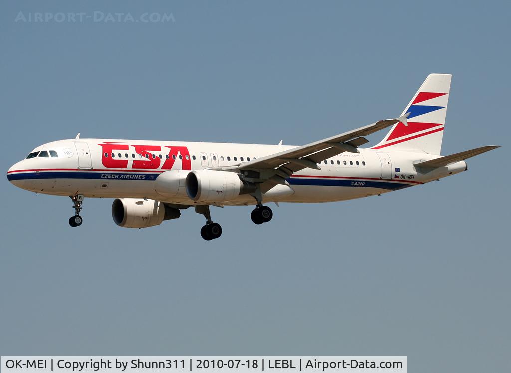 OK-MEI, 2007 Airbus A320-214 C/N 3060, Landing rwy 25R