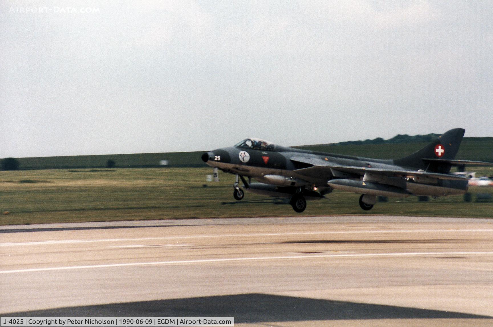 J-4025, 1959 Hawker Hunter F.58 C/N 41H-697394, Hunter F.58 of the Patrouille Suisse display team landing at the 1990 Boscombe Down Battle of Britain 50th Anniversary Airshow.