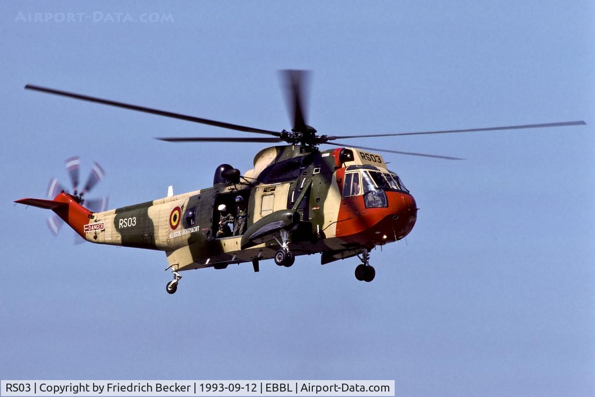 RS03, 1976 Westland Sea King Mk.48 C/N WA833, hovering during an airshow demonstration