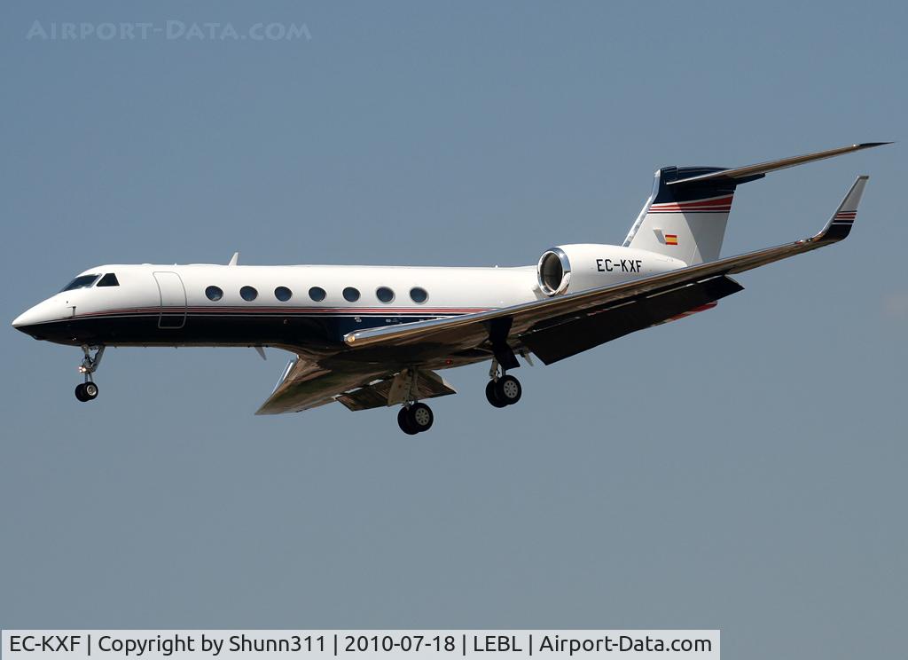 EC-KXF, 2008 Gulfstream Aerospace GV-SP (G550) C/N 5203, Landing rwy 25R