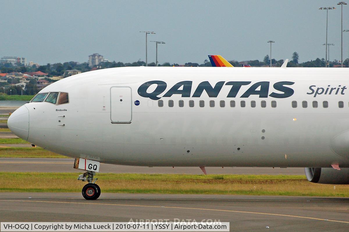 VH-OGQ, 1996 Boeing 767-338 C/N 28154, At Sydney