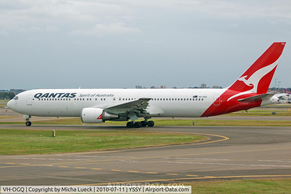VH-OGQ, 1996 Boeing 767-338 C/N 28154, At Sydney