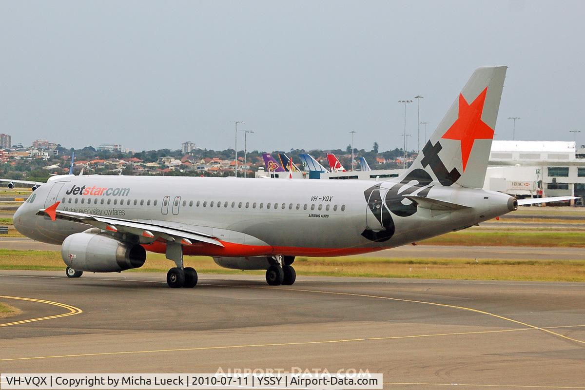 VH-VQX, 2004 Airbus A320-232 C/N 2322, At Sydney