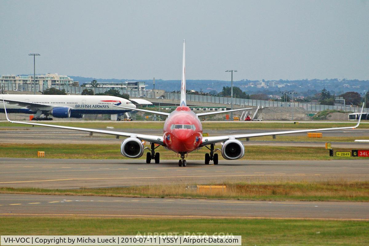 VH-VOC, 2002 Boeing 737-8BK C/N 30623, At Sydney