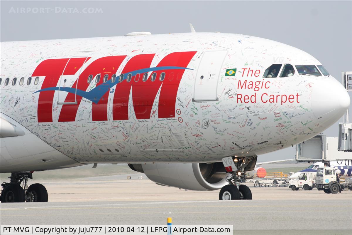 PT-MVG, 2002 Airbus A330-203 C/N 472, special peint