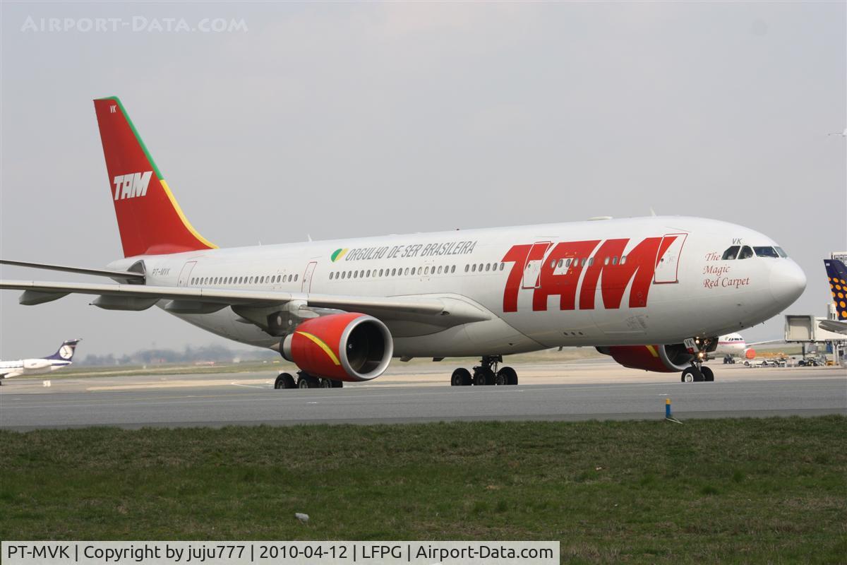 PT-MVK, 2002 Airbus A330-203 C/N 486, on transit at CDG