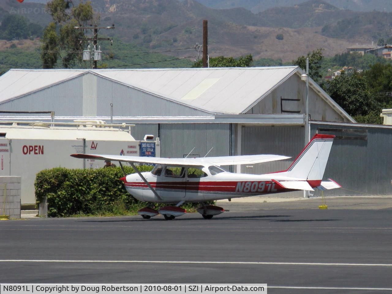 N8091L, 1967 Cessna 172H C/N 17256291, 1967 Cessna 172H, Continental O-300 145 Hp, refueling