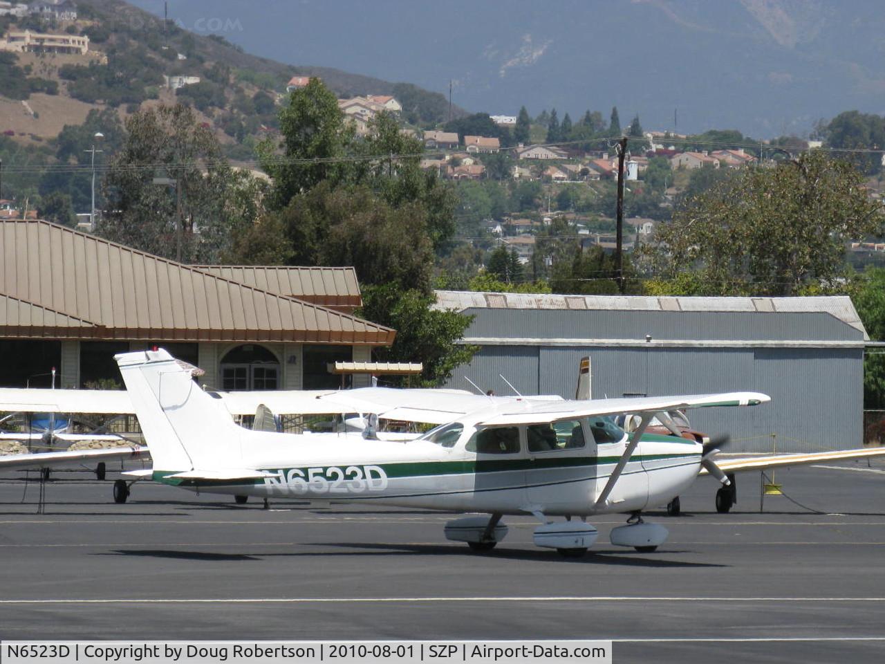 N6523D, 1979 Cessna 172N C/N 17272844, 1979 Cessna 172N, Lycoming O-320-H2AD 160 Hp, taxi back