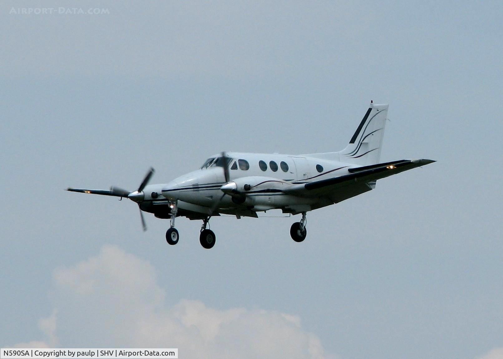 N590SA, 1968 Beech B90 C/N LJ-401, Landing at Shreveport Regional.
