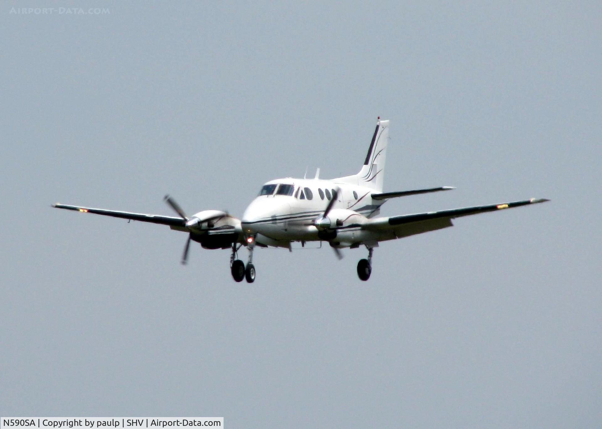 N590SA, 1968 Beech B90 C/N LJ-401, Landing at Shreveport Regional.
