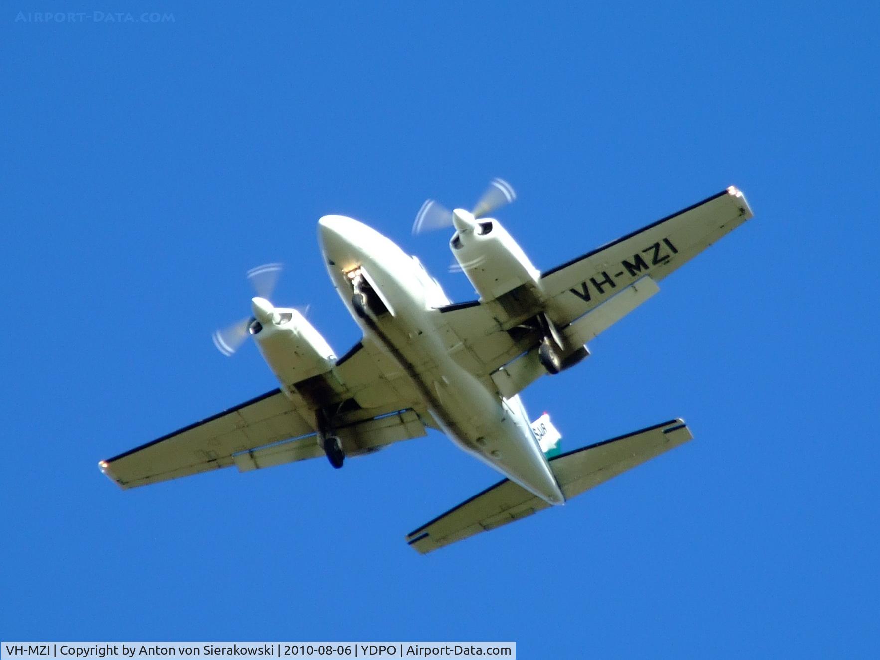 VH-MZI, 1981 Piper PA-31-350 Chieftain C/N 31-8152131, VH-MZI @ YDPO Cessna Chieftan on final for 06. Operated by Tas-Air