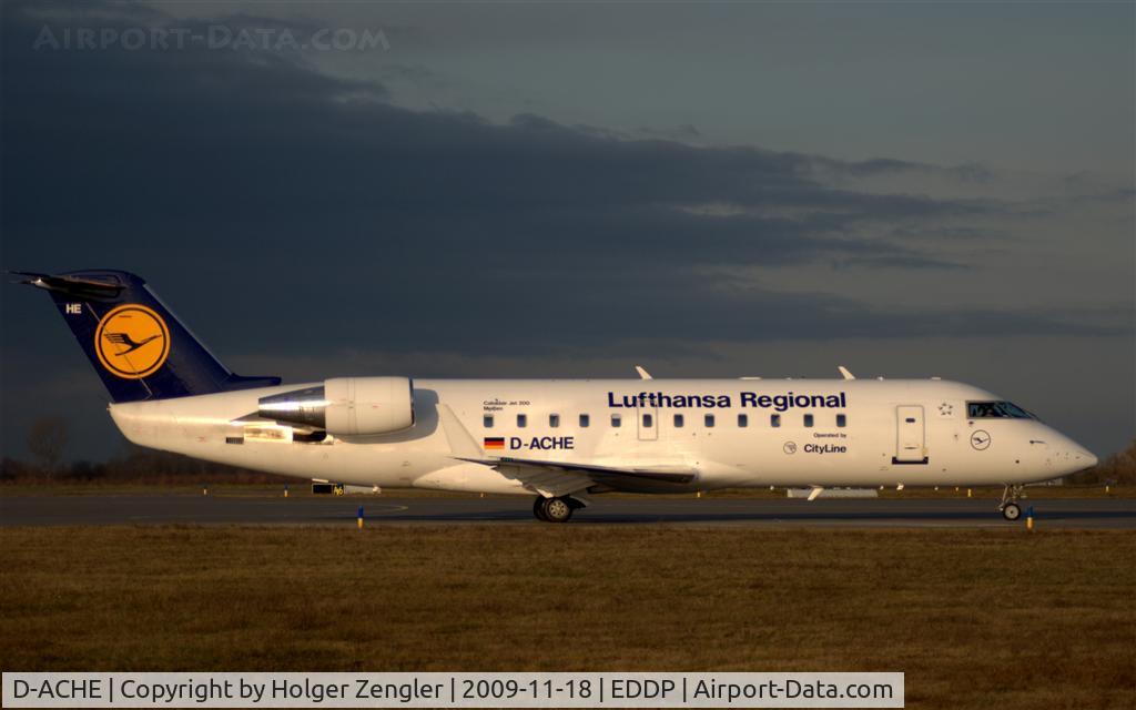 D-ACHE, 2000 Canadair CRJ-200LR (CL-600-2B19) C/N 7407, Taxiing to rwy 26R for a take off to MUC