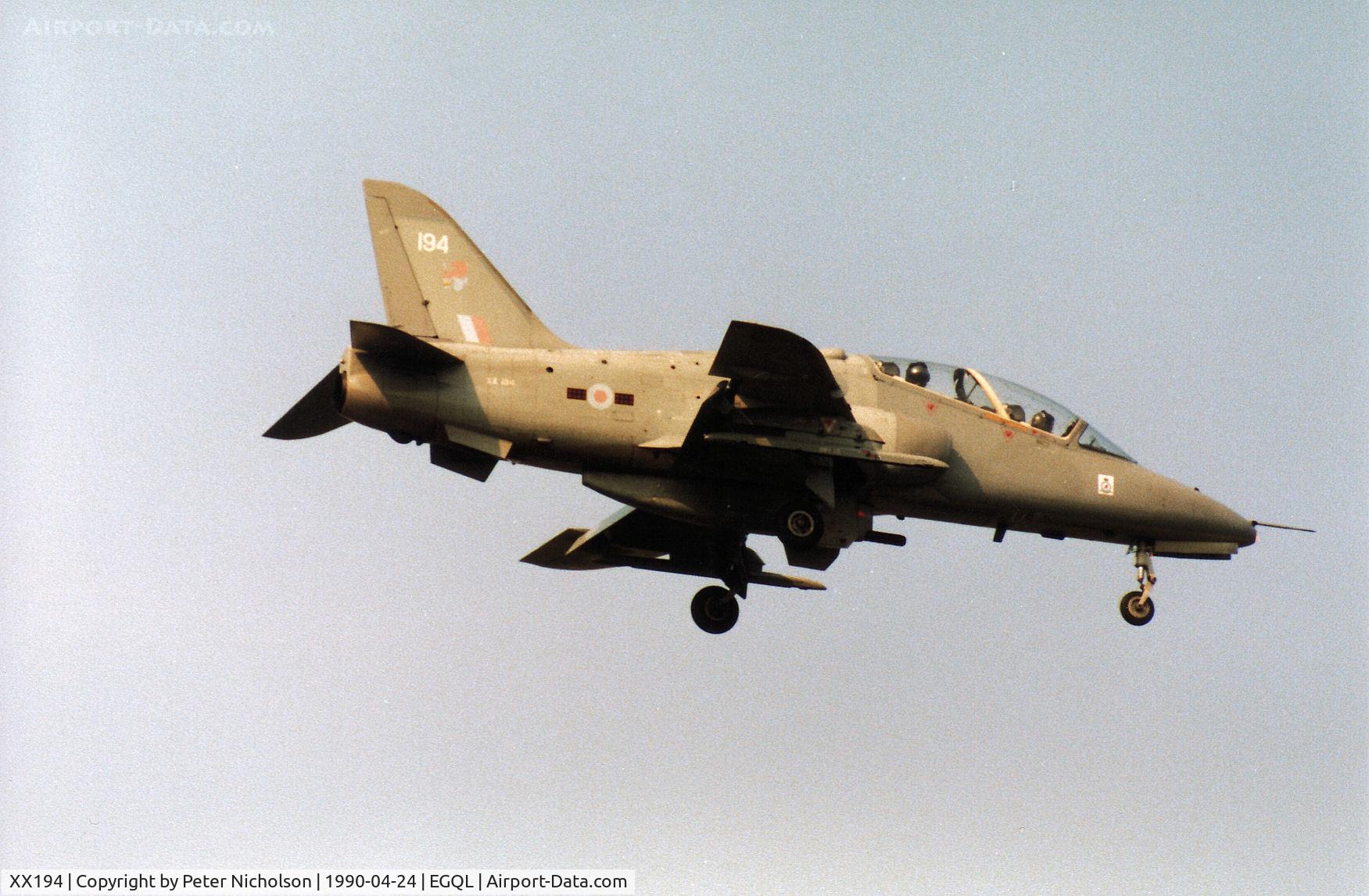 XX194, 1978 Hawker Siddeley Hawk T.1A C/N 041/312041, Hawk T.1A of 234 Squadron at RAF Brawdy on approach to RAF Leuchars in April 1990.